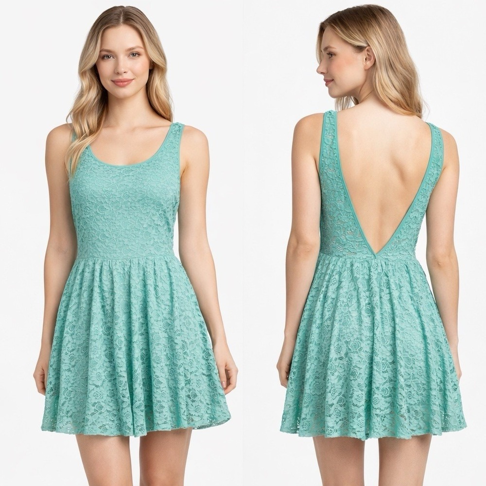 Pins & Needles Urban Outfitters Lace Dress Sz 4 Mint Green Fit Flare Open Back